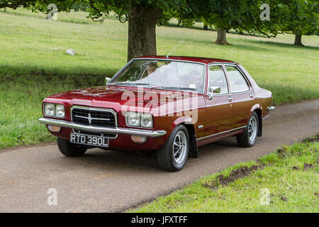 Fte 390 L rot Vauxhall Victor Mark Woodward klassische Fälle, 400 klassische Autos, Oldtimer. Stockfoto