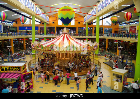 Albrook Mall Shopping-Center mit Food-Court und Karussell Panama City-Panama Stockfoto