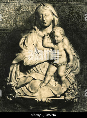 Die Jungfrau und das Kind, übrig von der Gedenkstätte Bischof Gigli von Baccio da Montelupo, Lucca, Italien Stockfoto