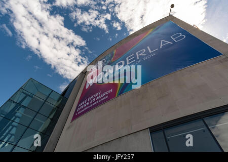 Ein schöner Tag im Science and Media Museum in Bradford, West Yorkshire UK. Früher bekannt als das National Museum of Photography, Film und Fernsehen Stockfoto