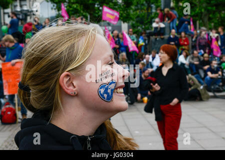 Hamburg, Deutschland. 2. Juli 2017. Protestkundgebung gegen die g-20-Gipfel im Juli 2017 / DEUTSCHLAND, Hamburg, Protest Demo Gegen G20 wurde in Hamburg-Credit: Joerg Boethling/Alamy Live News Stockfoto