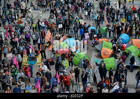 Hamburg, Deutschland. 2. Juli 2017. Protestkundgebung gegen die g-20-Gipfel im Juli 2017 / DEUTSCHLAND, Hamburg, Protest Demo Gegen G20 wurde in Hamburg-Credit: Joerg Boethling/Alamy Live News Stockfoto