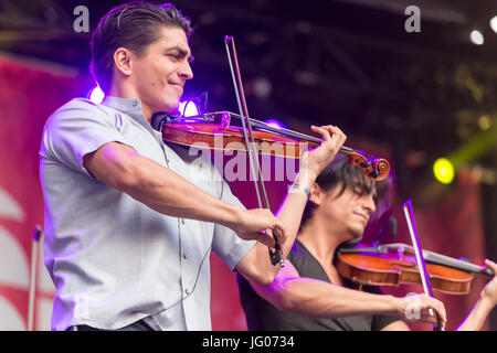 Montreal, Kanada - 2. Juli 2017: Villalobos Brüder führen am Jazz Festival 2017 Credit: Marc Bruxelle/Alamy Live News Stockfoto