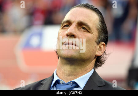 Sankt Petersburg, Russland. 2. Juli 2017. Chiles Trainer Juan Antonio Pizzi vor dem Konföderationen-Pokal-Finale zwischen Chile und Deutschland im Stadium in Sankt Petersburg, Russland, Sankt Petersburg 2. Juli 2017. Foto: Marius Becker/Dpa/Alamy Live News Stockfoto