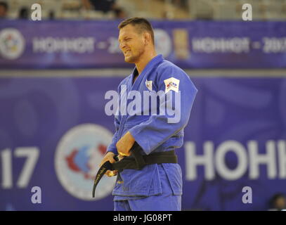 Tschechische Judoka Lukas Krpalek schmerzt Rückenschmerzen während des Grand Prix in Chu-Che-Chao-tsche, China, am 2. Juli 2017. (CTK Foto/David Svab) Stockfoto