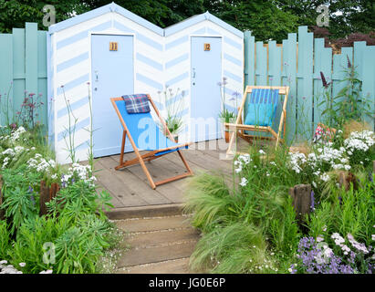 Hampton Court, England, Vereinigtes Königreich. 3. Juli 2017. "By the Sea" zeigen Sie Garden entworfen von James Callicott, The RHS Hampton Court Palace Flower Show an. Bildnachweis: P Tomlins/Alamy Live-Nachrichten Stockfoto