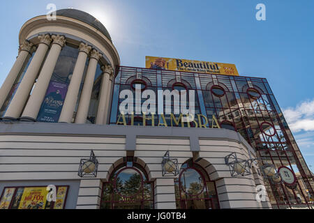 Der beeindruckenden Alhambra Theatre in Bradford, West Yorkshire, aufgenommen an einem schönen sonnigen Tag im Juli 2017 Stockfoto