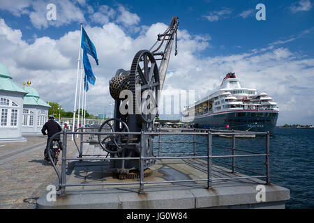 Kreuzfahrtschiff im Hafen von Kopenhagen Stockfoto