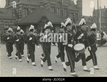 Het Distanziertheit van de Utrechtse Studenten Weerbaarheid Onder Leiding van de Hee - F40885 - KNBLO Stockfoto