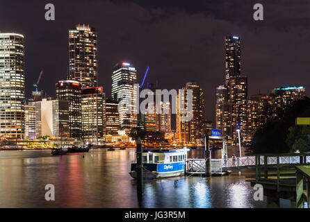 Skyline von Brisbane nach Einbruch der Dunkelheit. Queensland. Australien. Stockfoto