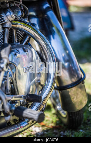 "Vincent" Beschriftung auf dem Motor eines Motorrads von britischen Motorradmarke "Vincent" gemacht. Stockfoto