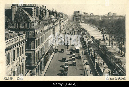 Dieses Bild aus dem Jahr 1935 zeigt eine Szene in Paris, die die städtische Landschaft und Architektur der Stadt während des frühen 20. Jahrhunderts zeigt. Der Schwerpunkt liegt auf der historischen Atmosphäre und dem Stadtleben der Zeit. Stockfoto