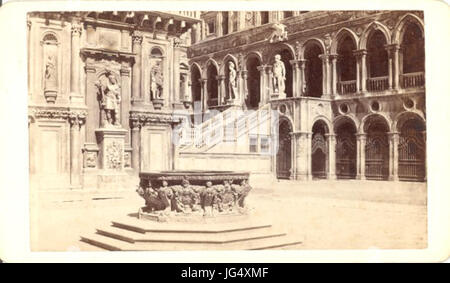 Ponti Carlo 28ca. 1823-189329 - Venezia - Palazzo Ducale cortile Stockfoto