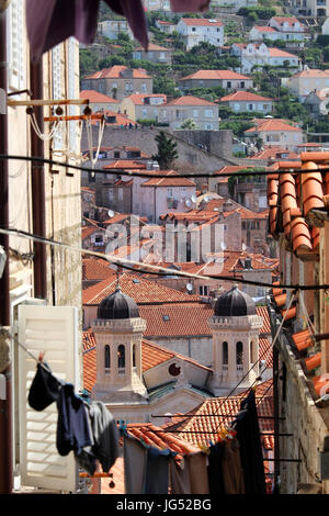 DUBROVNIK/Kroatien - 28. Juni 2017: Einblick in eine Straße in Dubrovnik Altstadt Stockfoto