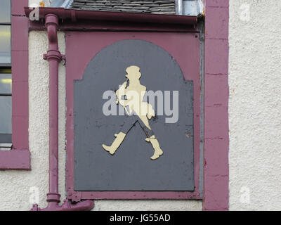 Ferry Inn Renfrew in der Nähe von Glasgow Vintage Johnny Walker Whisky Zeichen Stockfoto