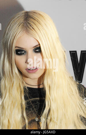 Taylor momson kommt 3. jährlichen Revolver Golden Gods Awards Club Nokia April 20,2011 Los Angeles, Kalifornien. Stockfoto