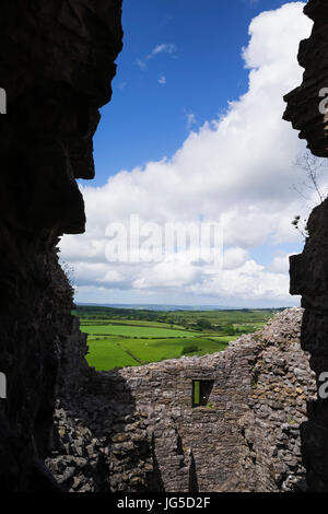 Der imposante Ausblick in Position Cennen Castle, Carmarthenshire, Wales, UK Stockfoto