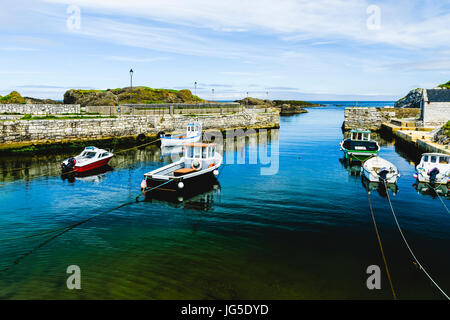 Ballintoy Alter Hafen verwendet im Spiel der Throne als Iron Island Lordsport Hafen und die Lage für die Szene des Werkzeugsan Grayjoy's Homecoming in Staffel 2. Stockfoto