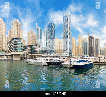 Dubai - die Promenade von Marina. Stockfoto