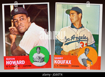 New York Yankee Elston Howard und LA Dodger Sandy Koufax wurden 1963-MVP-Award-Gewinner.  Beide trugen die Nummer 32. Stockfoto
