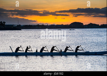 Rudern in der Bucht von Apia, Upolo, Samoa, Südsee Abend Stockfoto