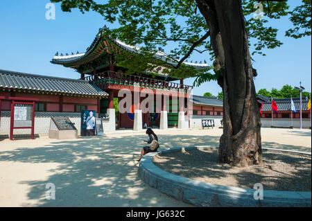 Hwaseong Haenggung Palast in das Unesco-Welterbe Anblick die Festung von Suwon, Südkorea Stockfoto