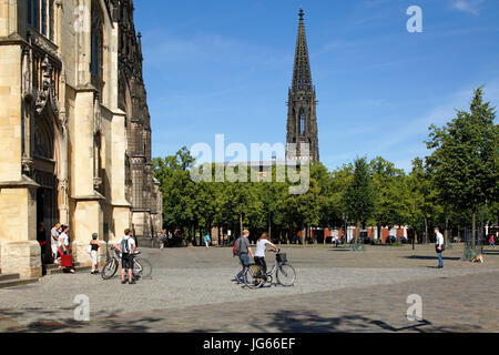 Sankt Paulus-Dom bin Domplatz, Hinten sterben Kirche St. Lamberti, Münster, Westfalen, Nordrhein-Westfalen Stockfoto