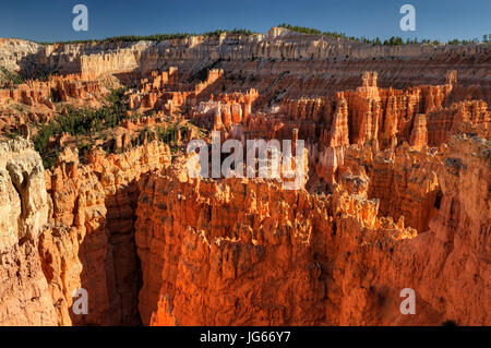 Die Aussicht vom Sunset Point bei Sonnenuntergang, Bryce-Canyon-Nationalpark, Utah Stockfoto