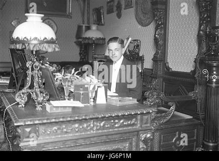 ROI Manuel Dans Son Kabinett de Travail 28Portugal29 Stockfoto