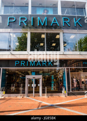 Neuen Primark-Filiale, Reading, Berkshire, England Stockfoto