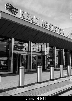 Lesen Hauptstrecke Bahnhof, Reading, Berkshire, England Stockfoto