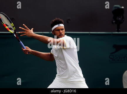 London, UK. 3. Juli 2017. London, UK. 3. Juli 2017. London, 3. Juli 2017: Jo-Wifried Tsonga Frankreichs in Aktion in seinem ersten Vorrundenspiel gegen Cameron Norrie in Wimbledon. Bildnachweis: Adam Stoltman/Alamy Live-Nachrichten Stockfoto