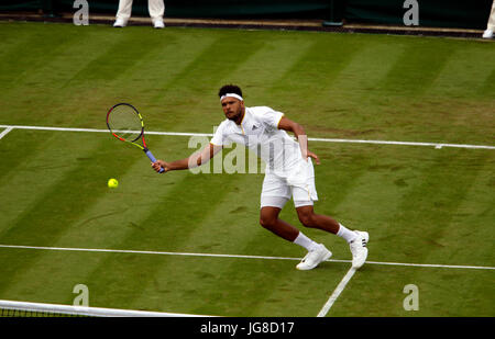 London, UK. 3. Juli 2017. London, UK. 3. Juli 2017. London, 3. Juli 2017: Jo-Wifried Tsonga Frankreichs in Aktion in seinem ersten Vorrundenspiel gegen Cameron Norrie in Wimbledon. Bildnachweis: Adam Stoltman/Alamy Live-Nachrichten Stockfoto