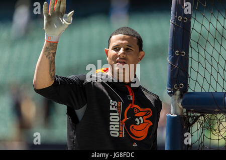 Milwaukee, WI, USA. 3. Juli 2017. Baltimore Orioles dritte Baseman Manny Machado #13 vor der Major League Baseball Spiel zwischen den Milwaukee Brewers und den Baltimore Orioles im Miller Park in Milwaukee, Wisconsin. John Fisher/CSM/Alamy Live-Nachrichten Stockfoto