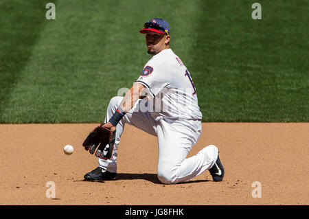 Milwaukee, WI, USA. 3. Juli 2017. Milwaukee Brewers linker Feldspieler Hernan Perez #14 während der Major League Baseball Spiel zwischen den Milwaukee Brewers und den Baltimore Orioles im Miller Park in Milwaukee, Wisconsin. John Fisher/CSM/Alamy Live-Nachrichten Stockfoto