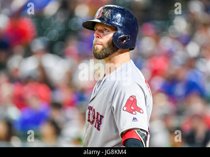 3. Juli 2017: Boston Red Sox zweiter Basisspieler Dustin Pedroia #15 bei einem MLB-Spiel zwischen den Boston Red Sox und die Texas Rangers im Globe Life Park in Arlington, TX Boston besiegt Texas 7-5 Albert Pena/CSM Stockfoto