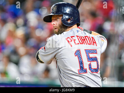 3. Juli 2017: Boston Red Sox zweiter Basisspieler Dustin Pedroia #15 bei einem MLB-Spiel zwischen den Boston Red Sox und die Texas Rangers im Globe Life Park in Arlington, TX Boston besiegt Texas 7-5 Albert Pena/CSM Stockfoto