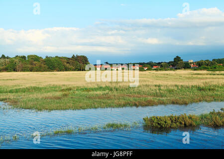 Dornweiler Dorf, Norfolk, Creek, Sümpfe, Gesamtansicht, Nordsee Küste Dörfer, England, UK Stockfoto
