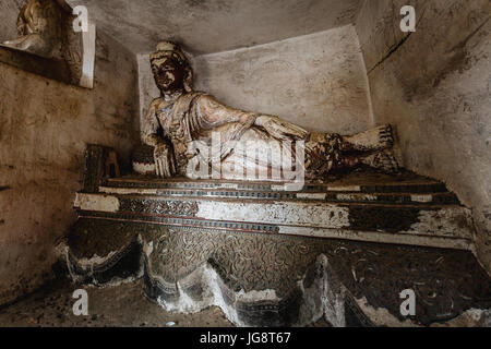 Schöne Buddha-Statue in Po Win Daung Höhlen in Monywa Bezirk Sagaing Region nördlichen Myanmar / Burma - reisen Foto / Myanmar Kultur Stockfoto
