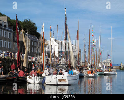 Alten Segelregatta, Binic Hafen in der Nähe von Saint-Brieuc, Côtes-d ' Armor, Bretagne, Bretagne, Frankreich Stockfoto