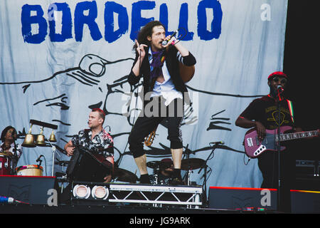 Gogol Bordello Durchführung bei Barclaycard Britische Sommerzeit im Hyde Park Stockfoto