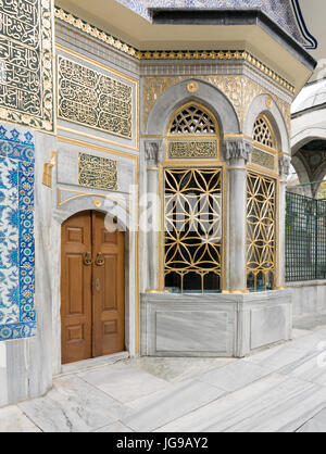 Außenansicht der Schrein von Hazrat Abu Ayub Ansari, Eyüp Sultansmoschee, Istanbul, Türkei Stockfoto