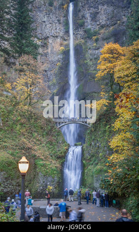 Portland Oregon Multnomah Falls im Herbst 2013 Stockfoto