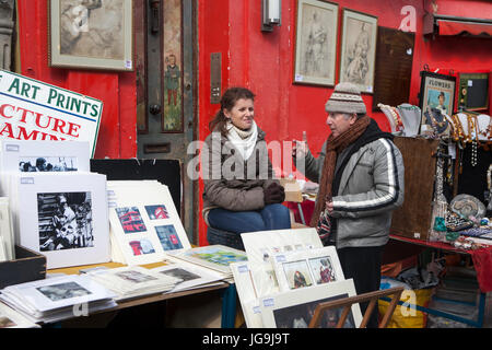 Schöne Karten zum Verkauf in der Portobello Market in der Nähe von Notting Hill Gate London Stockfoto