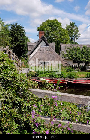 Suffolk UK Juni 2017 - Flatford Mühle in der Nähe, wo John Constable malte das berühmte Heuwagen Stockfoto