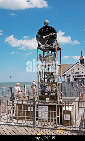 Southwold Suffolk UK Juni 2017 - die Wasseruhr am pier Stockfoto