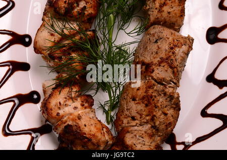 Grill auf einem Teller Stockfoto