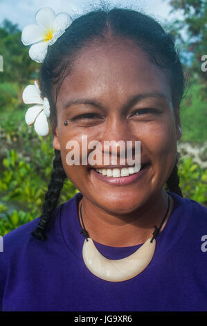 Junge Frau mit Blumen in den Haaren, Insel von Yap, Mikronesien Stockfoto