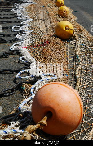 Fischernetze im Hafen von St. Jean de Luz Stockfoto