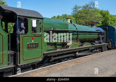 Great Western Railway (GWR) 6959 Klasse 4-6-0 Dampflok an Rawtenstall Station, auf der East Lancashire Railway, Rossendale, Lancashire, UK. Stockfoto